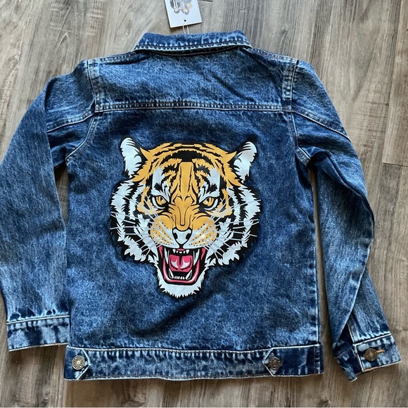 Lola & the boys Kids Denim Jacket with Tiger Design supine 10 NWT - Picture 1 of 3